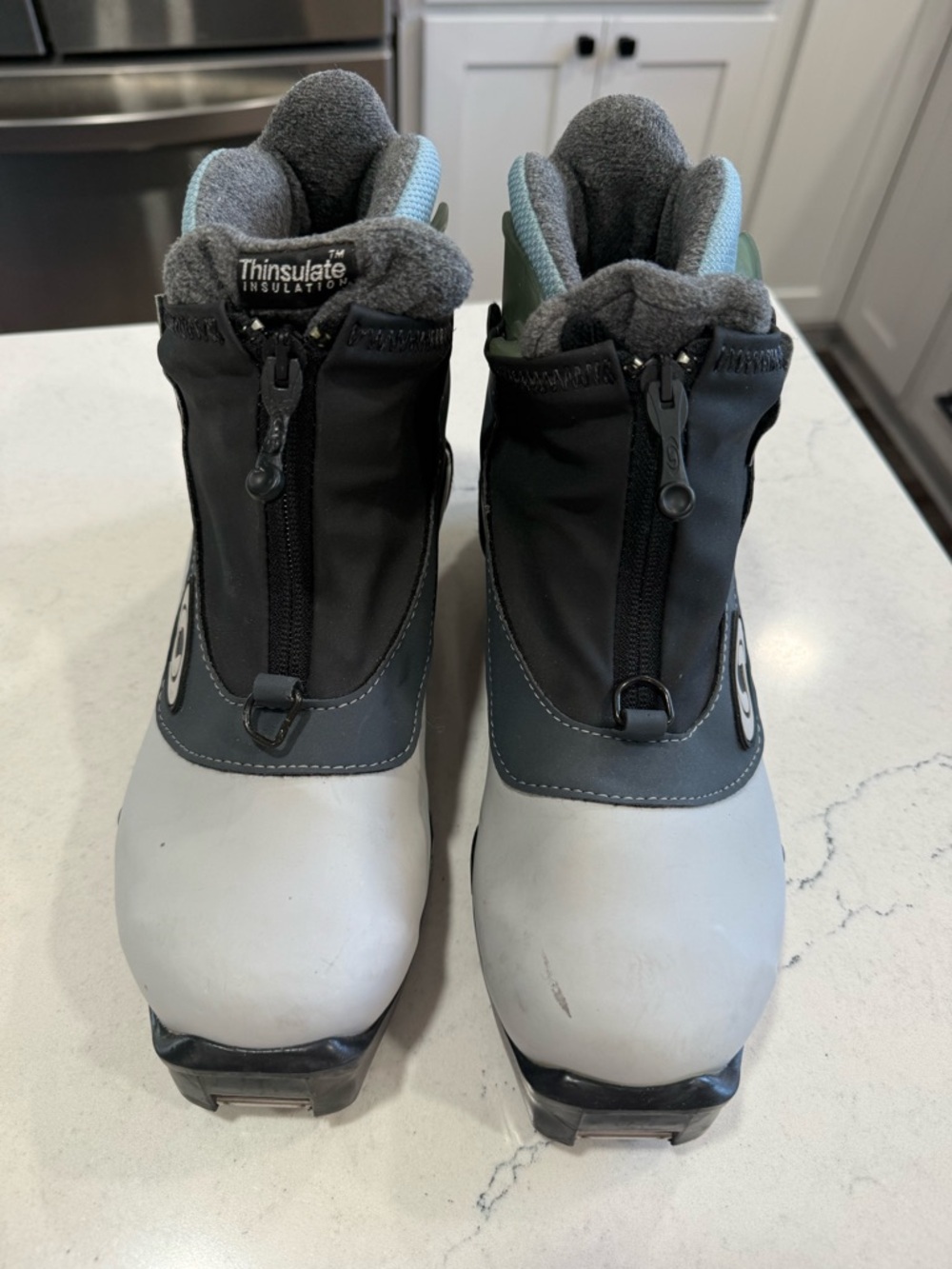 Women’s Salomon Waterproof Hiking Boots Size 7 Gray/Black Trail Outdoor Shoes - Picture 3 of 15